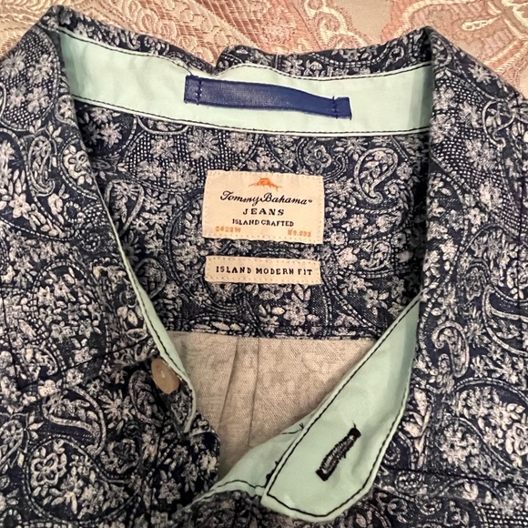 Tommy Bahama Jeans Island Modern Fit Shirt - Picture 1 of 8